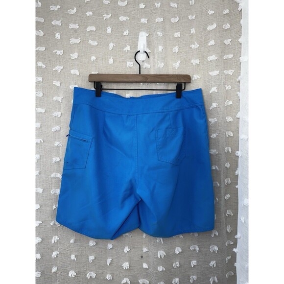 L.L. Bean Hiking Shorts Women 14 Blue UPF50+ Polyester Zip Pocket Unlined - Picture 3 of 5